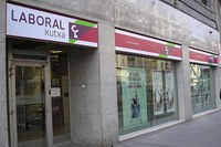 Ante la situación generada por el COVID-19, LABORAL Kutxa prima la clientela y las personas de la organización