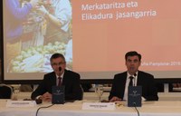 Comercio, alimentación sostenible y cooperativismo en el encuentro empresarial con Agustín Markaide en Pamplona