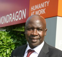 El embajador de Kenia, en MONDRAGON