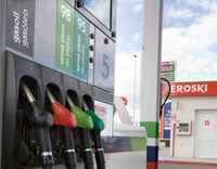 Eroski vende 28 gasolineras a Axa Real Estate