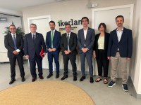 Juan Mari Aburto visita la sede de Ikerlan en Bilbao