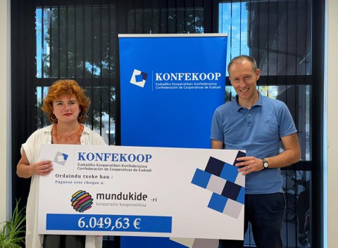 Konfekoop apoya con su aportación anual la labor de Mundukide