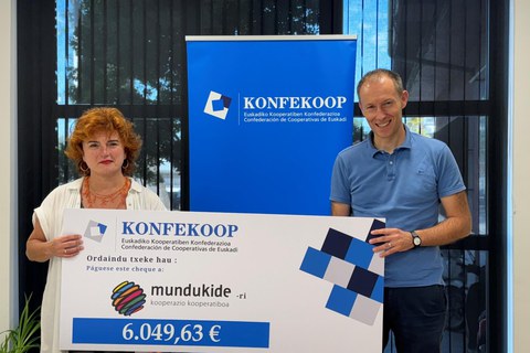 Konfekoop apoya con su aportación anual la labor de Mundukide