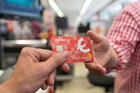 La nueva tarjeta Eroski Club Mastercard supera los 50.000 titulares 