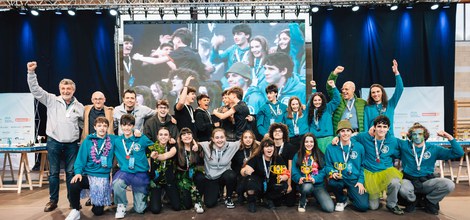 Los equipos de El Regato Ikastetxea y San Fidel Ikastola, ganadores del torneo FLL Euskadi-MONDRAGON