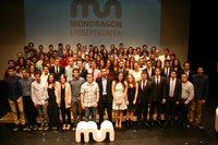 Más de 200 alumnos graduados en ingeniería reciben sus diplomas