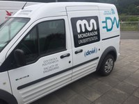 Mondragon Unibertsitatea compra tres coches eléctricos para I+D