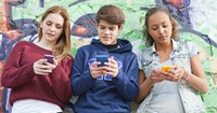 Mondragon Unibertsitatea investiga los hábitos de la adolescencia en las redes sociales