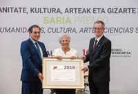 Teresa del Vallek Eusko Ikaskuntza-LABORAL Kutxa saria jaso du